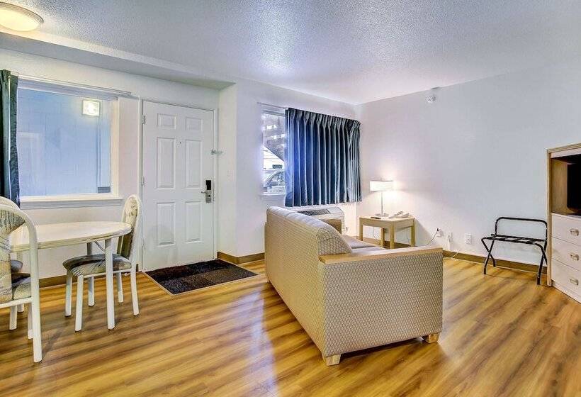 جناح, Motel 6 Coos Bay, Or