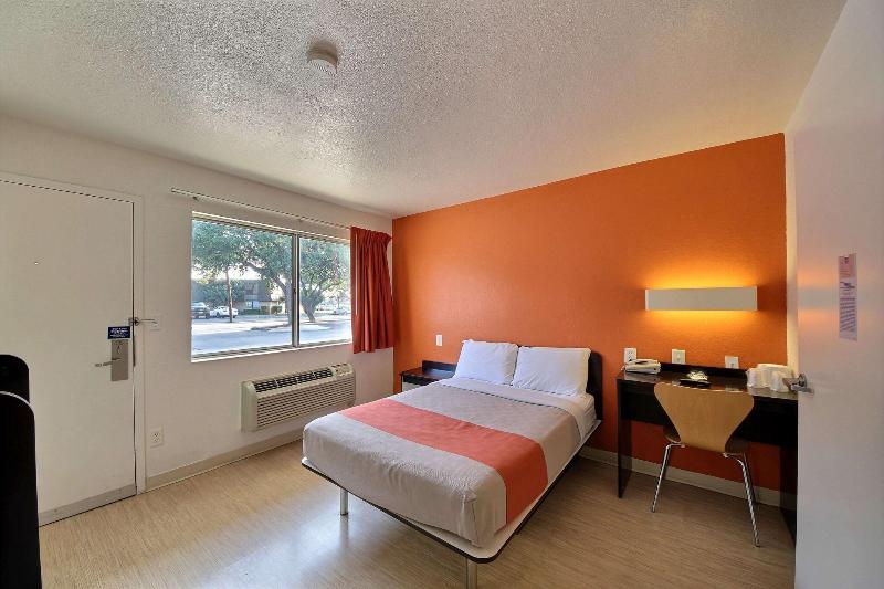 Номер Стандарт Адаптированный для Инвалидов, Motel 6 San Marcos, Tx