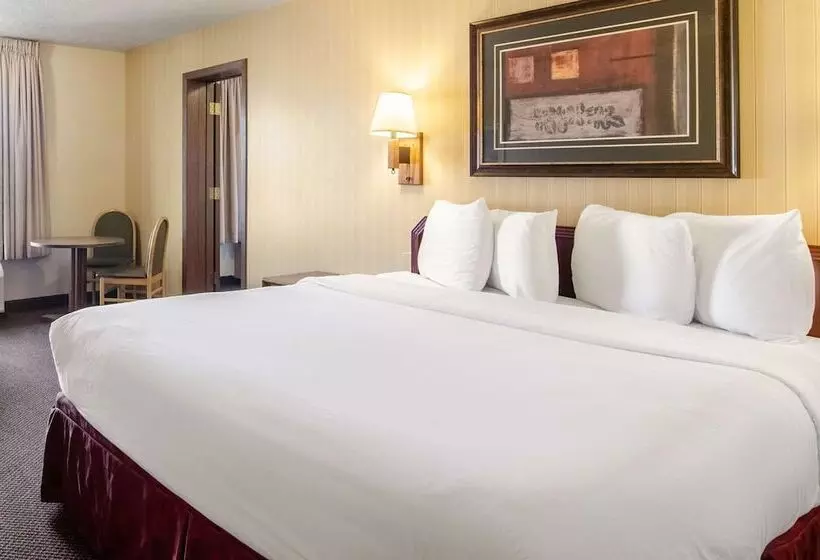سوییت اجرایی, Americas Best Value Inn & Suites Ft. Collins E At I25