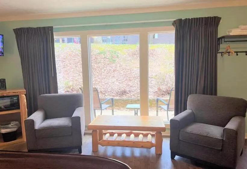 クイーンベッドのデラックスルーム, Mountain Top Inn And Resort