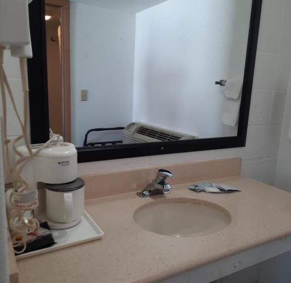 غرفة قياسية سرير كينج, Motel Reedsburg