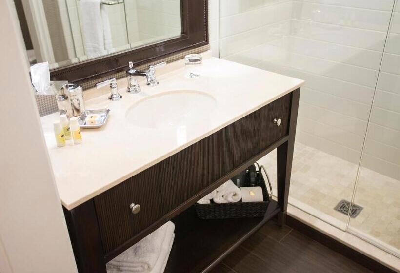 غرفة ديلوكس سرير ملكى, The Atherton Hotel At Osu