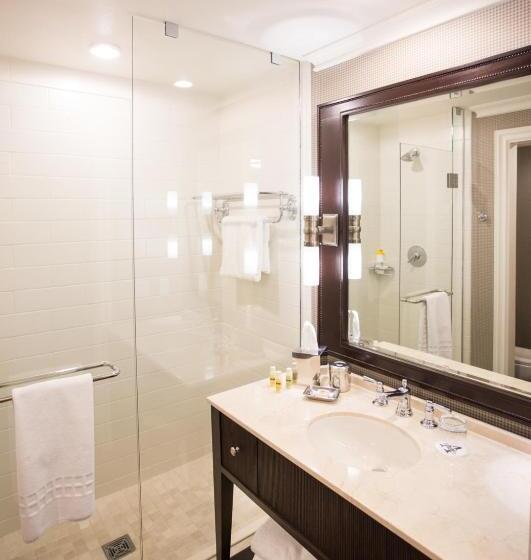 غرفة ديلوكس سرير كينج ذات إطلالة, The Atherton Hotel At Osu