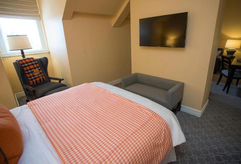 جناح سرير ملكى, The Atherton Hotel At Osu