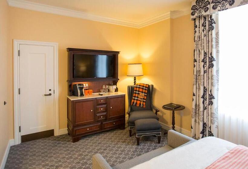 غرفة إدارية سرير ملكى, The Atherton Hotel At Osu