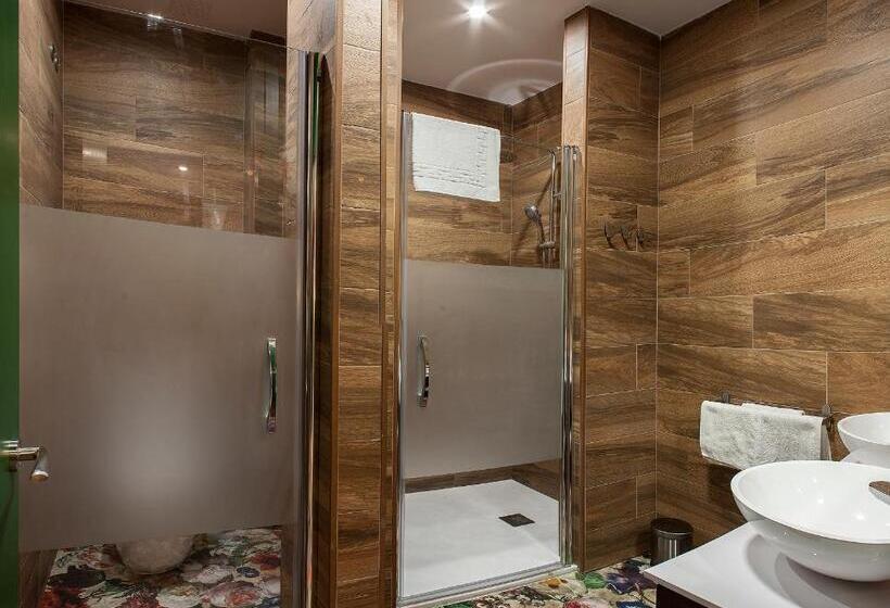 스탠다드 트리플 룸, Hostal El Aparcamiento