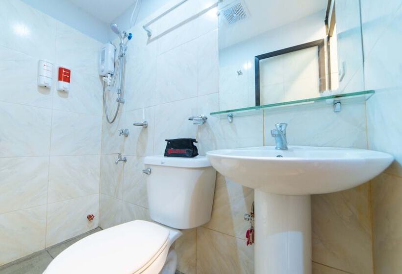 اتاق استاندارد سه نفره, Reddoorz Near Notre Dame Of Dadiangas University