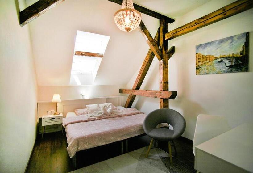 غرفة قياسية, Villa Florencia