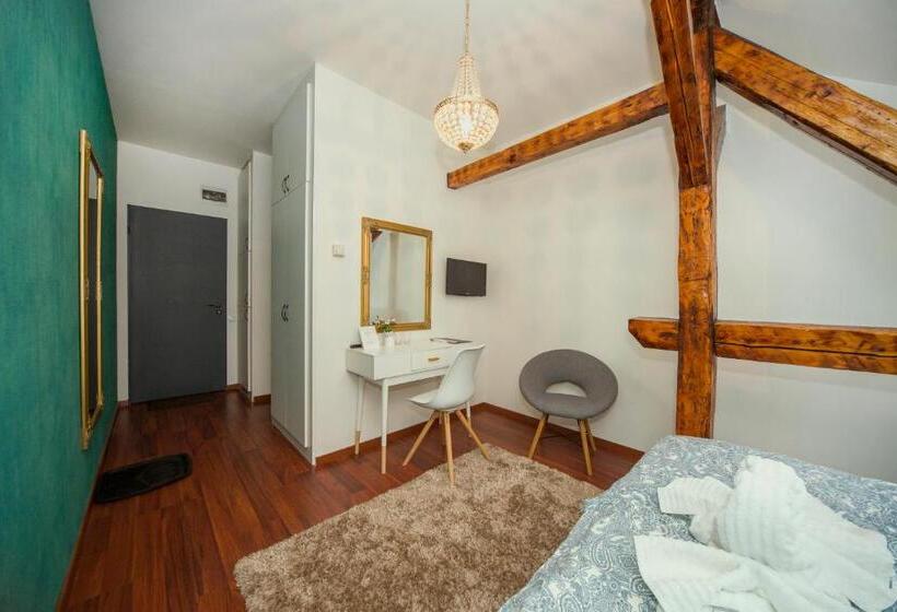 غرفة قياسية, Villa Florencia