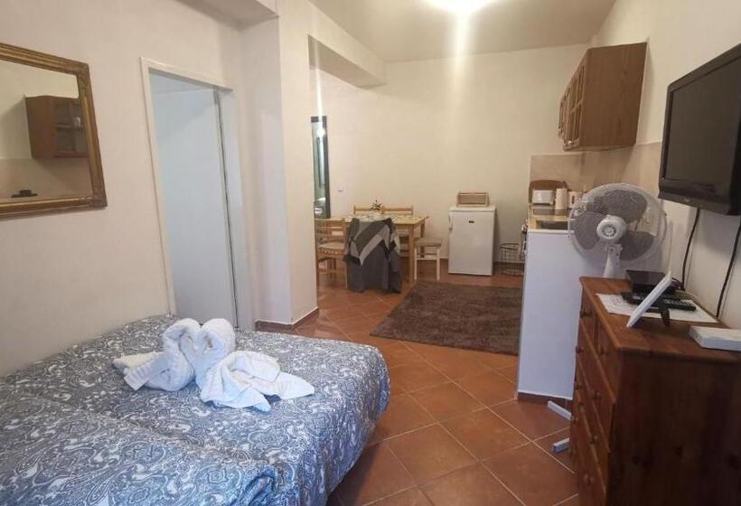 شقة غرفة واحدة, Villa Florencia