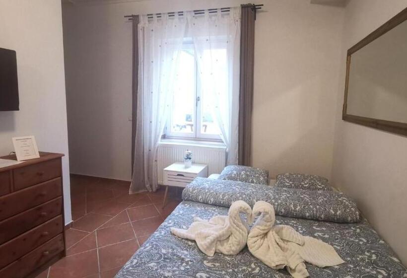 شقة غرفة واحدة, Villa Florencia