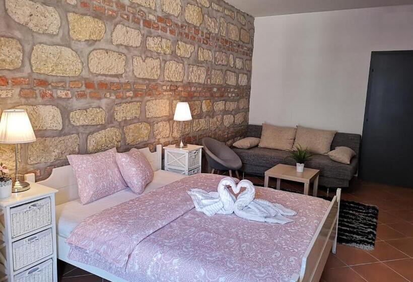 جناح, Villa Florencia