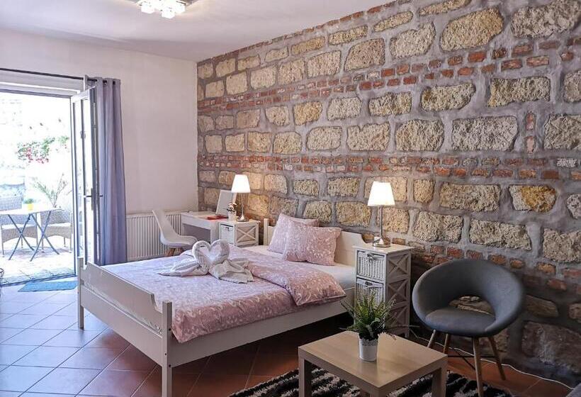 جناح, Villa Florencia