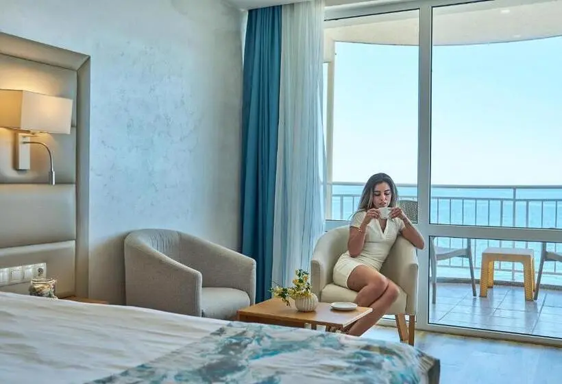 اتاق استاندارد با بالکن و چشم‌انداز دریا, Bilyana Beach Hotel  Adults Only