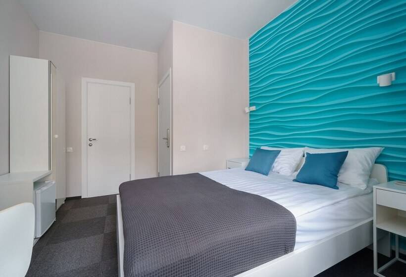 חדר בסיסי, Steps