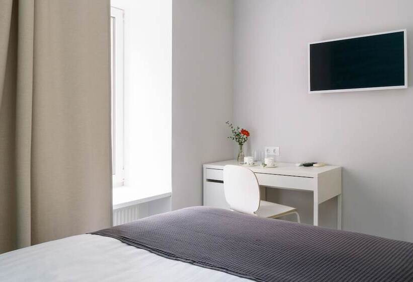 חדר בסיסי, Steps