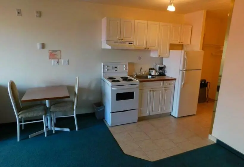 اتاق لوکس با تخت بزرگ, Western Budget Motel Leduc #3