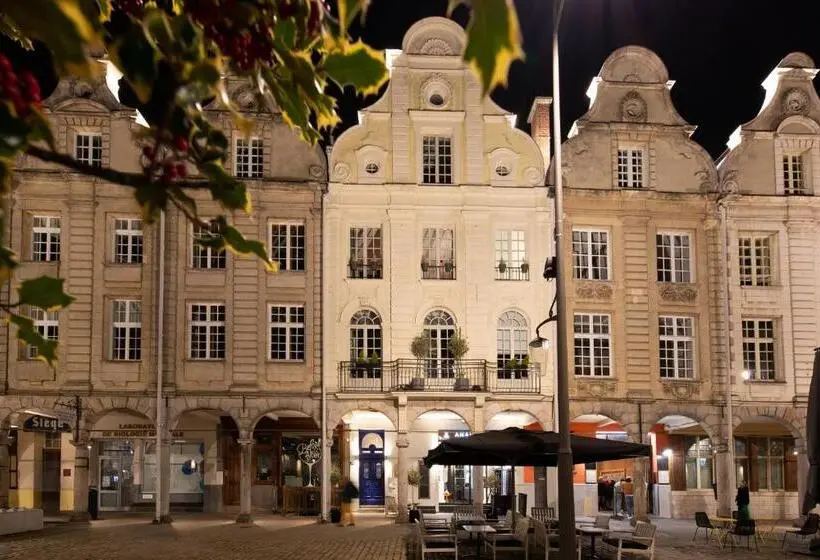 سوییت جونیور, Grand Place