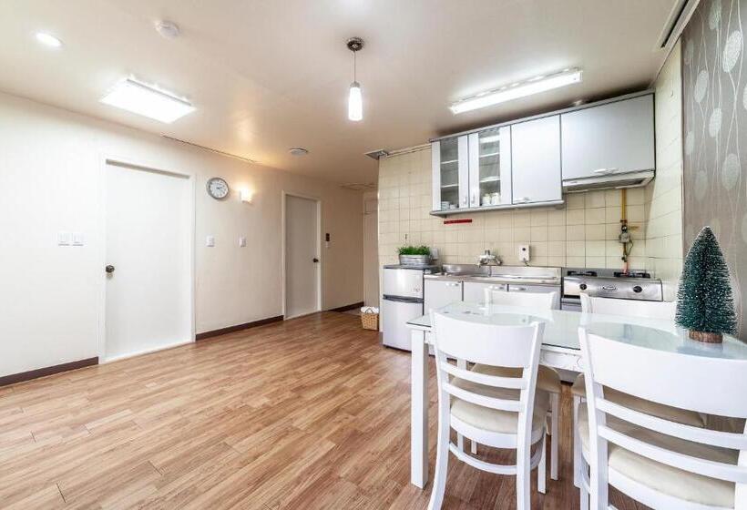 디럭스 패밀리 룸, Hk Resort