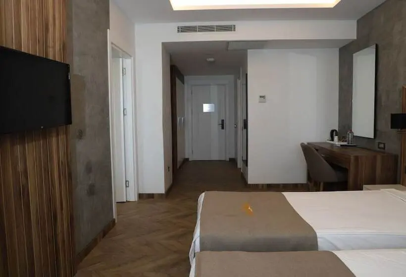 Perhehuone, Maril Beach & Spa Hotel