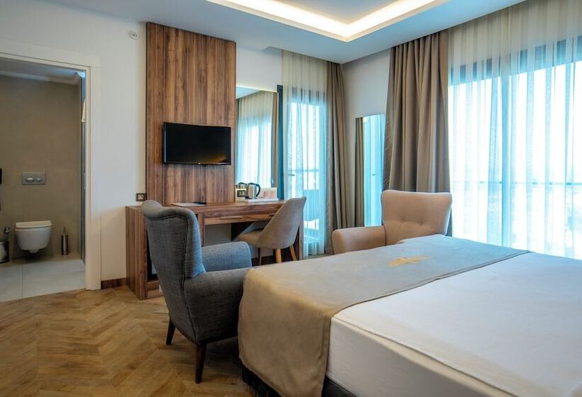 غرفة قياسية مطلّة علي البحر, Maril Beach & Spa Hotel