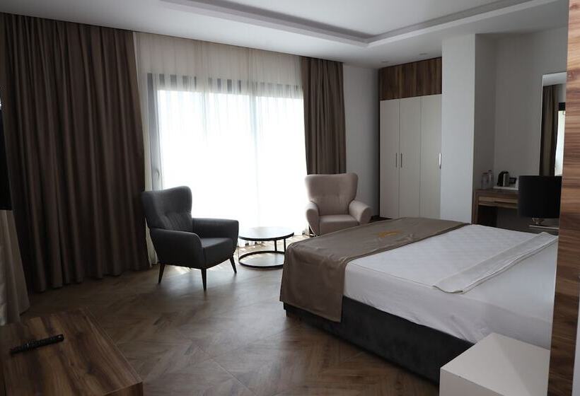 غرفة قياسية مطلّة علي البحر, Maril Beach & Spa Hotel