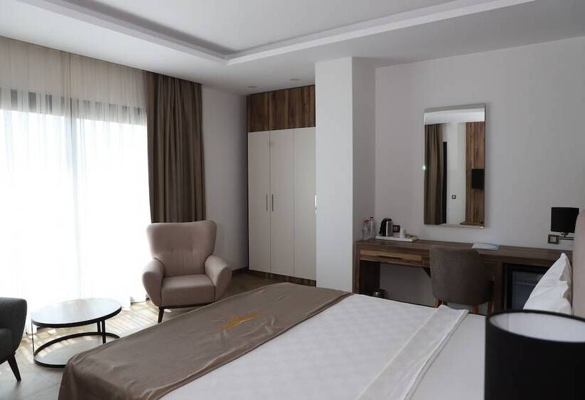 غرفة قياسية مطلّة علي البحر, Maril Beach & Spa Hotel