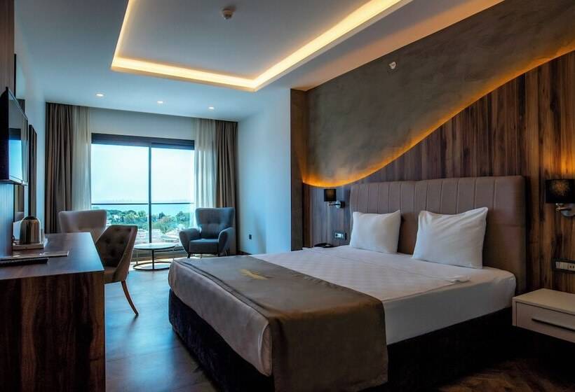 غرفة قياسية مطلّة علي البحر, Maril Beach & Spa Hotel