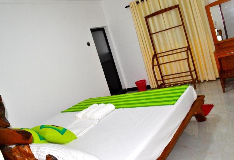 디럭스 룸, Hewage Resort