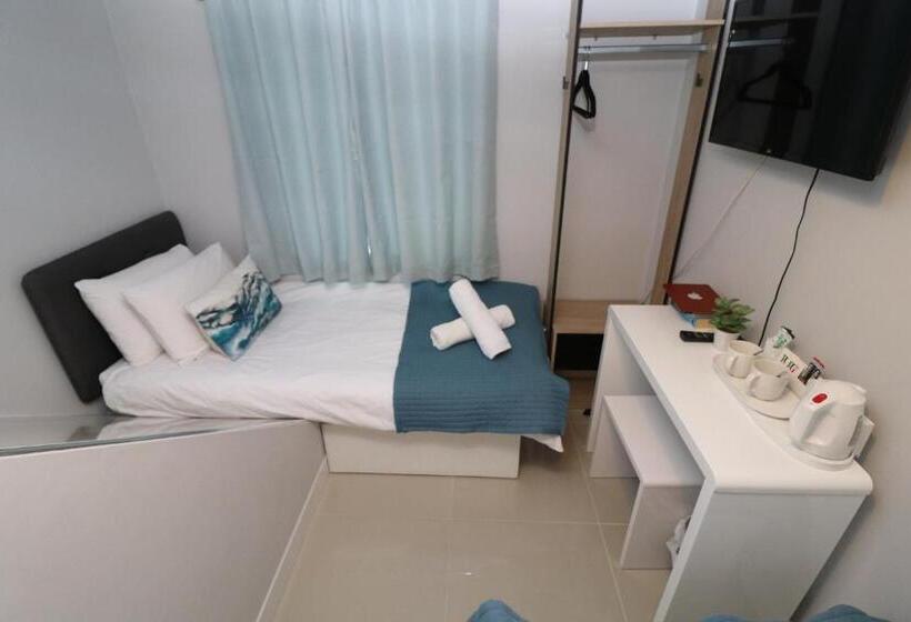 חדר סטנדרט, The Lavenders