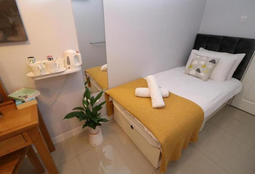 חדר סטנדרט, The Lavenders