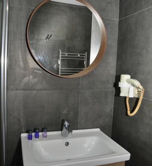 اتاق استاندارد سه نفره, My Sun