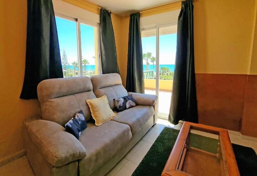 Полулюкс Вид на Море, Hostal La Estacion