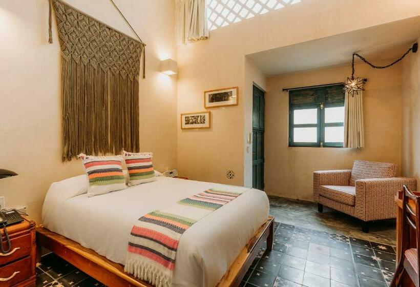 اتاق لوکس با بالکن, Waye