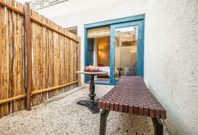 Júnior Suíte com Terraço, Waye