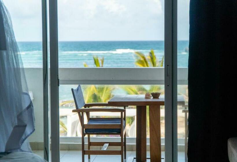 اتاق استاندارد با بالکن و چشم‌انداز دریا, Visiwa Beach Resort