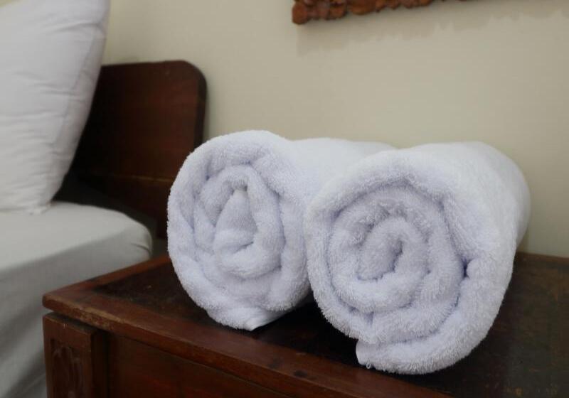 标准间, Spot On 2426 Hotel Aget Jaya Ii