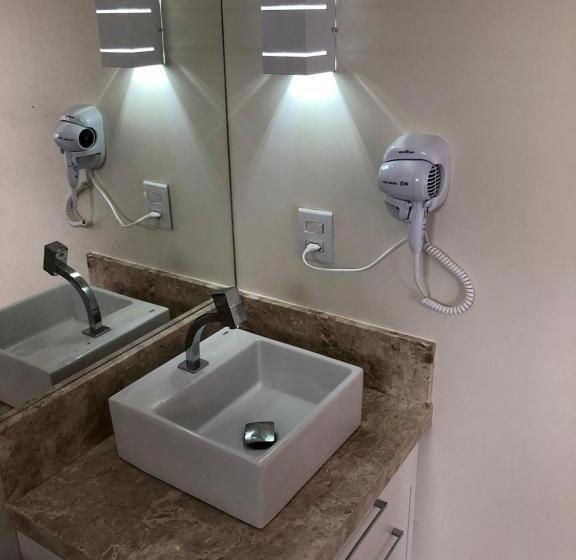 اتاق استاندارد چهار تخته, Mundo Livre Guest House