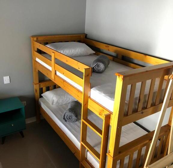 四人标准间, Mundo Livre Guest House