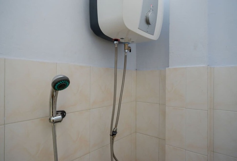 标准间, Reddoorz @ Hotel Horas Palopo