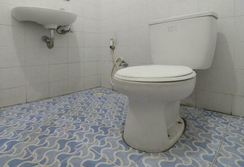 기본룸, Spot On 2426 Hotel Aget Jaya Ii