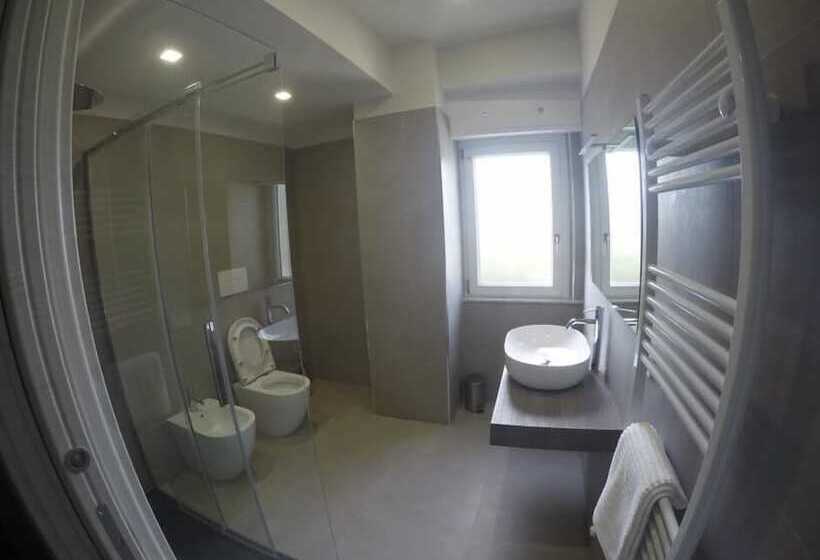 Delüks Oda, B&benny