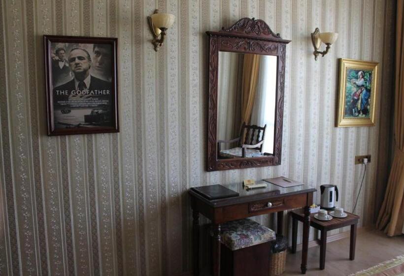 经济房, Bella View Art Boutique