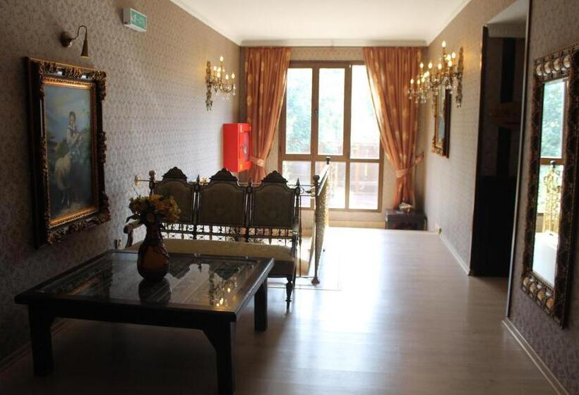 经济房, Bella View Art Boutique