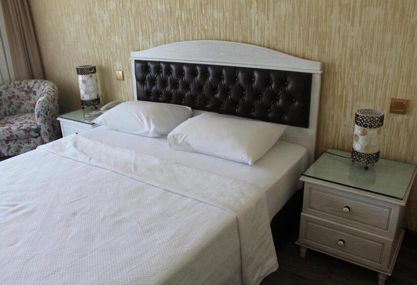 اتاق اکونومی, Bella View Art Boutique