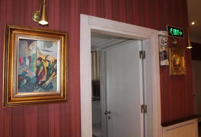 经济房, Bella View Art Boutique