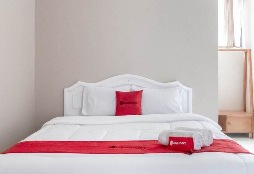 Номер Стандарт, Reddoorz Plus Near Tambun Station