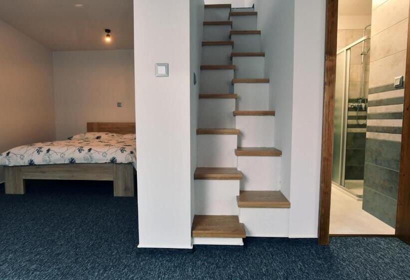 חדר משפחתי, Pivovar Prachatice