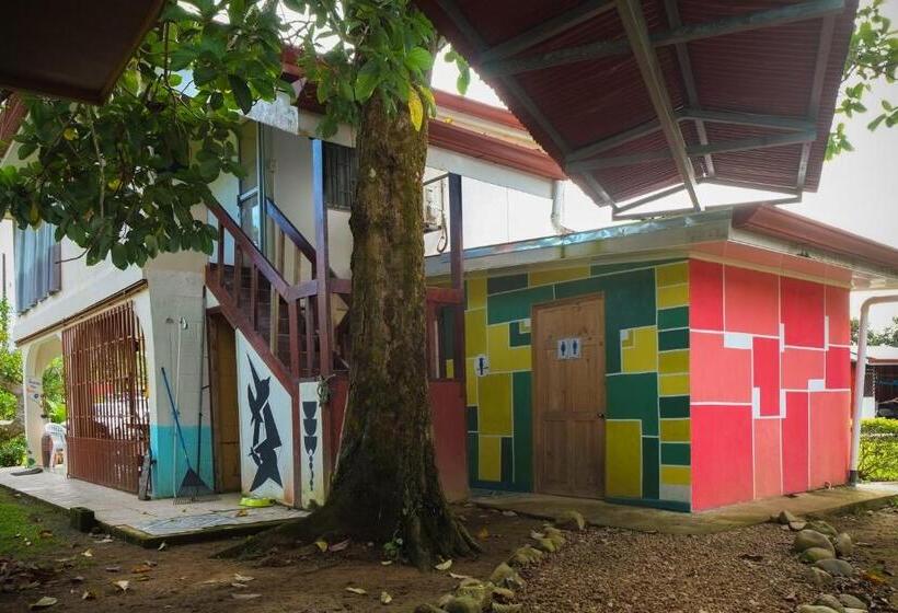 اتاق اکونومی, Yubarta Lodge