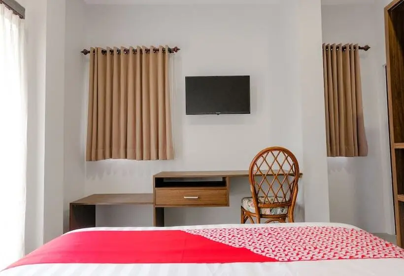デラックスルーム, Panorama İnn Residence Batu Mitra Reddoorz